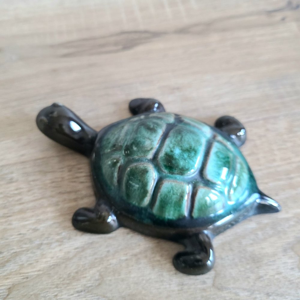 Blue Mountain Canada ceramic turtle figurine. - Picture 3 of 5